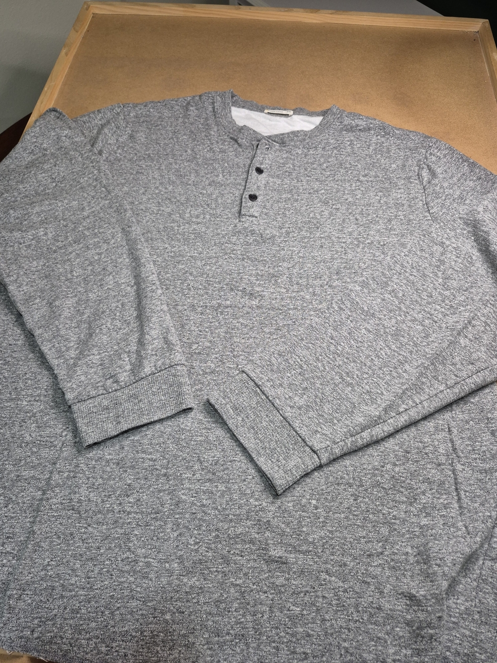 Men's Gray Henley Long-Sleeve Shirt - Casual Henley 4059/18